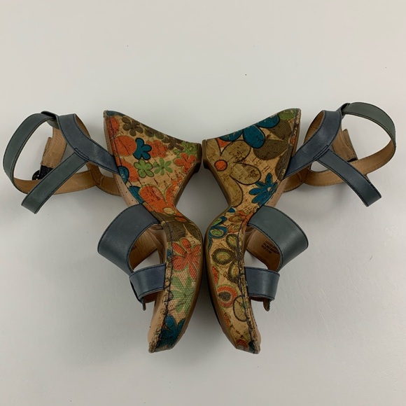 Born Crown Leather Floral Wedge Sandals - Picture 7 of 10